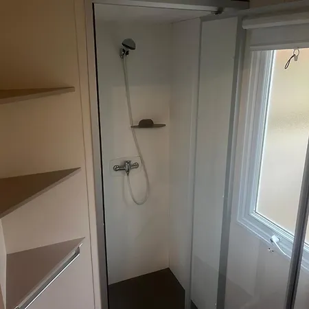 Mobilhome Family - Laurier Blanc