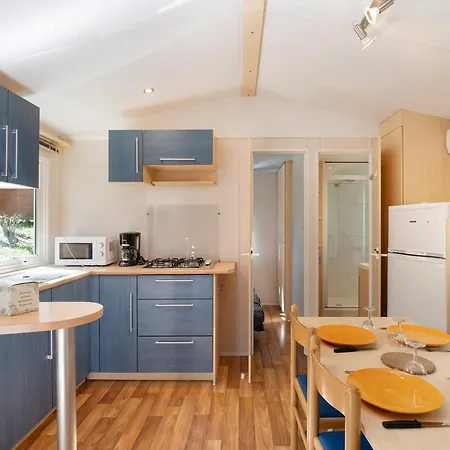 Mobilhome Family - Laurier Blanc *